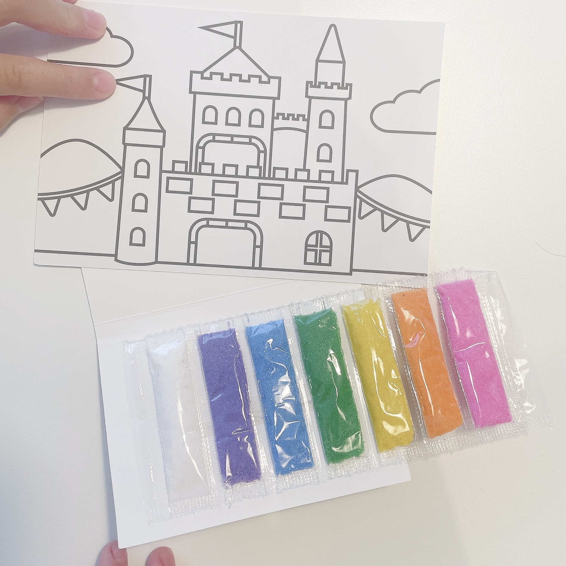 ダイソーのカラフル砂絵セット